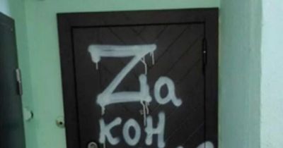 Vandals spray 'Z' on doors of Russian critics against Putin's Ukraine invasion