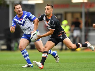 Hastings out to relieve pressure on Brooks