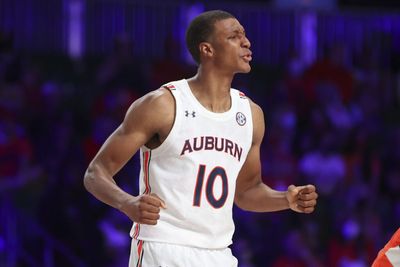 Jabari Smith unleashed the best dunk of March Madness so far, stunning his Auburn teammates