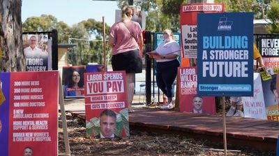 South Australian voters flock to the polls as both leaders 'confident' of election win