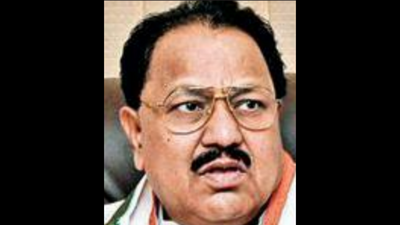 Telangana: D Srinivas in dilemma as Congress keeps him waiting while BJP woos