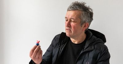 Ukrainian girl thanks Scots punk musician for rescue with Peppa Pig toy