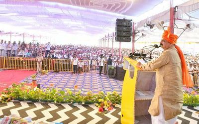 CM promises more irrigation projects in Karnataka
