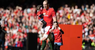 Alun Wyn Jones and Dan Biggar make special entrance amid rapturous reception