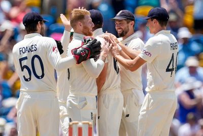 Ben Stokes takes only wicket before lunch as England bowlers toil on flat pitch