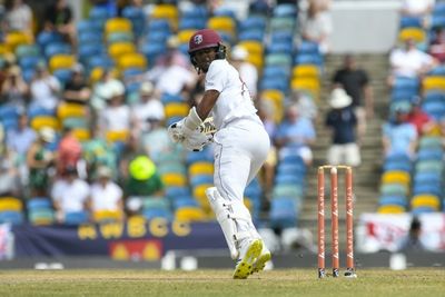 Brathwaite continues to make England toil in second Test