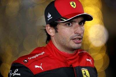 Sainz relieved to fight for pole after feeling "very far behind" Leclerc