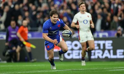 Antoine Dupont try sinks England and secures grand slam for France