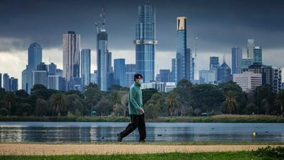Victoria records no new COVID-related deaths and 6,694 new cases, hospitalisations at 215