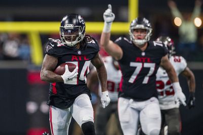 Twitter reacts to Falcons re-signing RB Cordarrelle Patterson