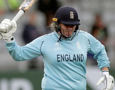 Sciver keeps England alive in nail-biter against New Zealand