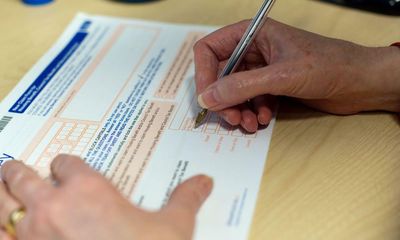 DWP bungles benefits over 1p, as MPs rake it in