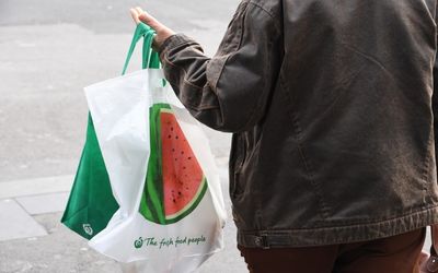 Woolworths to stop selling plastic bags