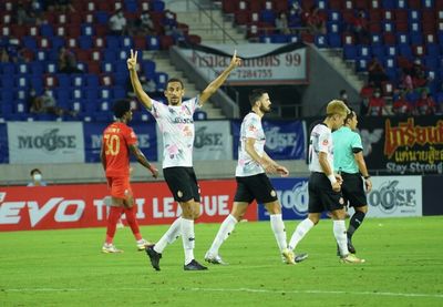 Last-gasp goals spare Chonburi's blushes