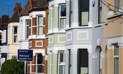 Average house price in Great Britain exceeds £350,000 for first time