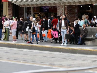 Victorians venturing out, as virus fades