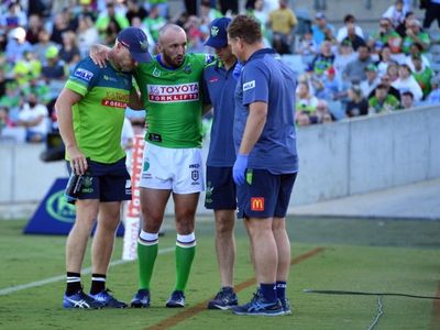 Knee surgery ends Hodgson's Canberra stay
