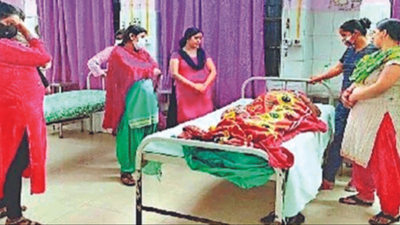 Woman goes to hospital in Uttar Pradesh for abortion, gets sterilised