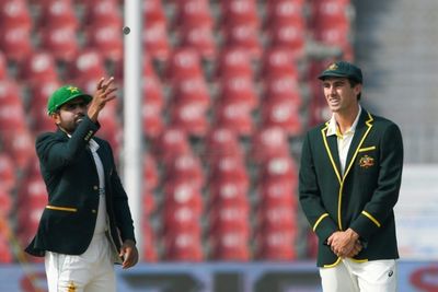 Australia win toss, bat in deciding third Pakistan Test
