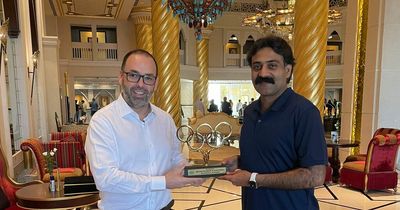 Daniel Kinahan all smiles as he poses for pics with Pakistani minister
