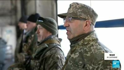 Ukrainian nationalists enlist to defend Kyiv against Russian troops