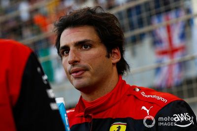 Sainz reaches agreement over new Ferrari F1 contract