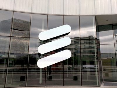 Ericsson investigating how it addressed Iraq probe, board backs CEO