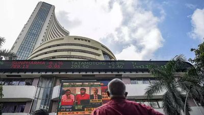Markets pare early gains on boiling oil prices; sensex tumbles over 571 points