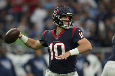 Texans lose nothing gambling 2022 on Davis Mills as the starting quarterback