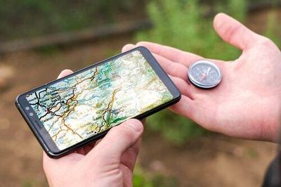 8 camping apps every backpacker needs on their phone