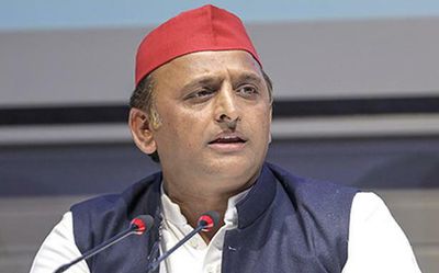 Communal shadow over SP puts Akhilesh in fix over Karhal