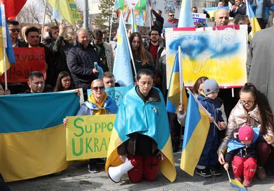 Ukrainian refugees, Russian exiles seek shelter in Turkey