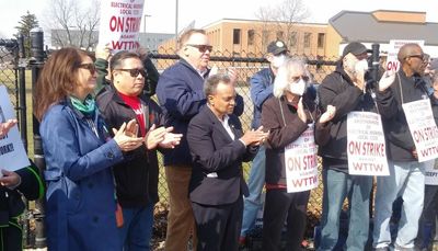 Striking employees of WTTW draw politicians’ support