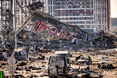 Kyiv’s Retroville shopping centre unrecognisable following Russian airstrike