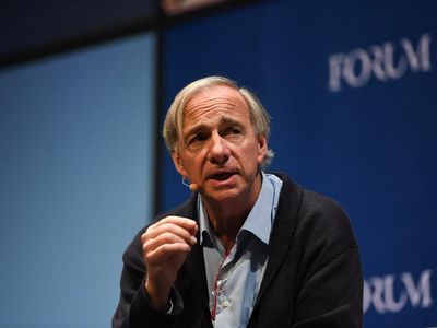 World's Largest Hedge Fund — Led By Bitcoin Holder Ray Dalio — Said To Be Investing In Crypto Assets