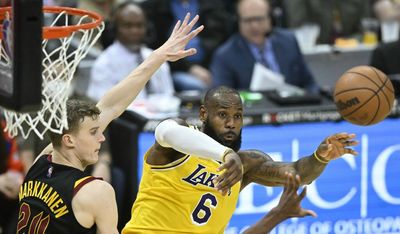 Lakers players grades: L.A. takes win on King James’ former court