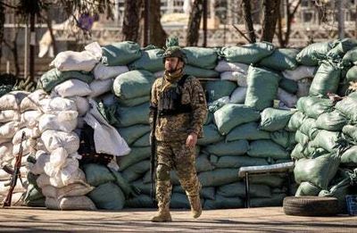 Russian forces ‘largely stalled’ in Ukraine, says Britain