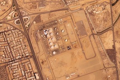 Satellite photos show Yemen rebels hit Saudi oil site again