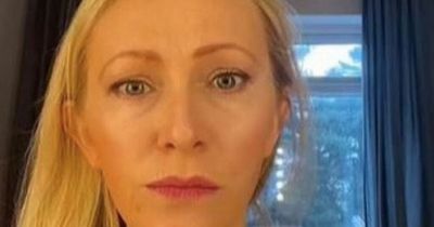 '40-something' woman shares how to fake an 'instant facelift' with makeup