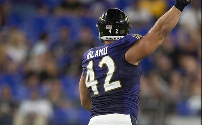 Ravens players celebrate FB Patrick Ricard re-signing with Baltimore on Twitter