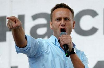 Kremlin critic Alexei Navalny urges action against Putin regime after being jailed