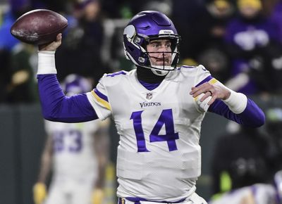Vikings re-signing QB Sean Mannion on one-year deal