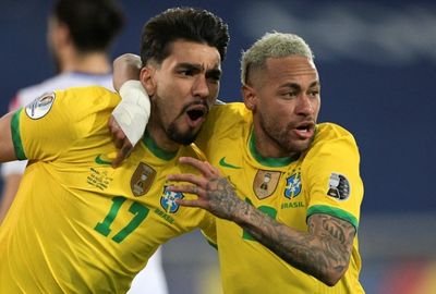 Paqueta defends Neymar after PSG jeers