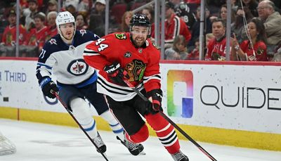 Calvin de Haan surprised he wasn’t traded but happy to stay, for now, with Blackhawks