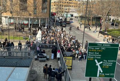 Students stage mass walkout at London college over ‘intrusive’ security checks