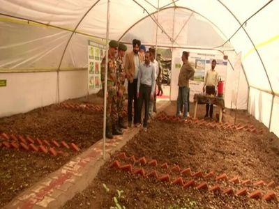 Indian Army constructs poly house in Poonch, trains villagers in farming