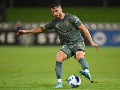 Socceroos await Leckie's fitness verdict
