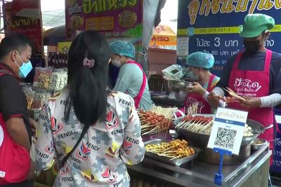 Buri Ram meatball vendors lay red carpet for Lisa Blackpink