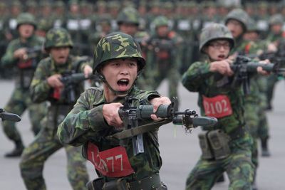 Taiwan considers extending 4-month military conscription