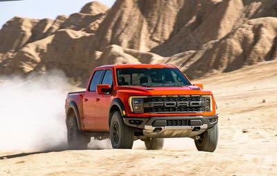 Edmunds: 2022 Ford F-150 Raptor vs. Ram 1500 TRX